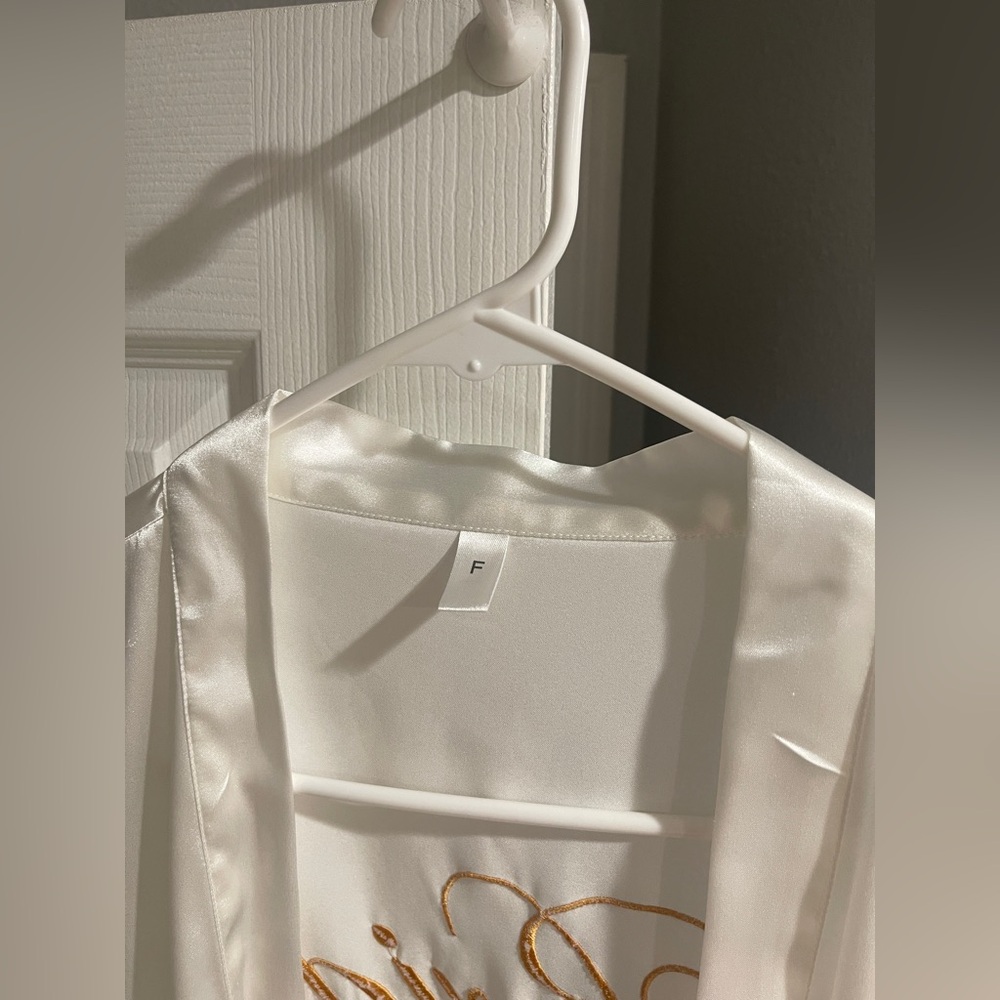Bride robe - Picture 4 of 4